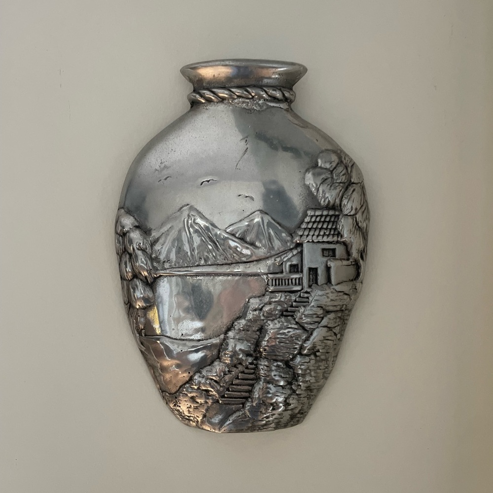 Metal wall hanging